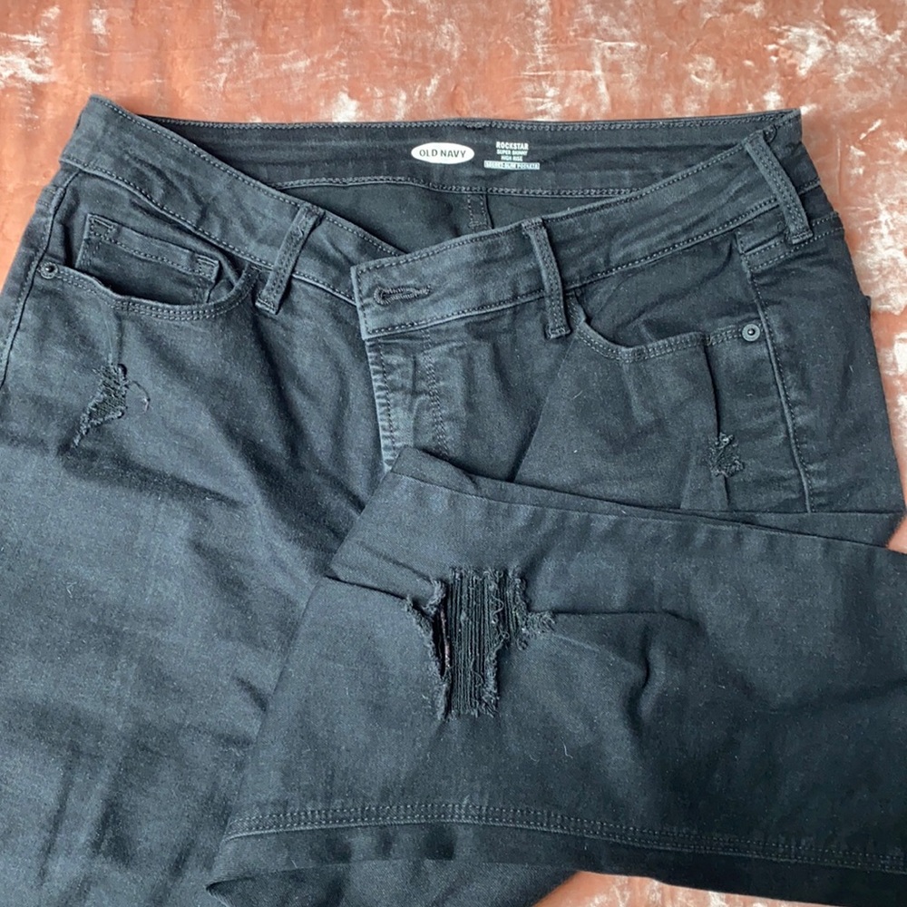 Old Navy Rockstar Ripped Skinny Jeans